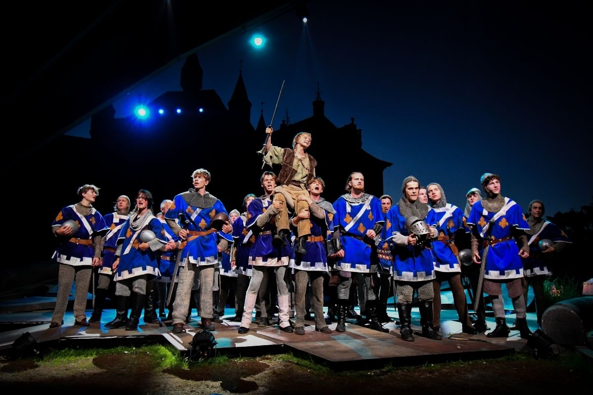 Lotte Stevens als Jeanne d'Arc in Historalia's musicalspektakel Jeanne d'Arc